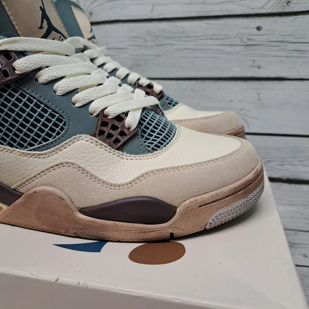 Jordan iconic retro